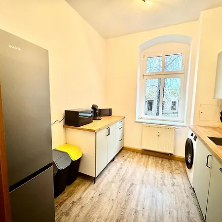 Apartment #1 Rebelrents - 4p - Smart-tv - Wlan - Voll Ausgestattete Kueche Zeitz