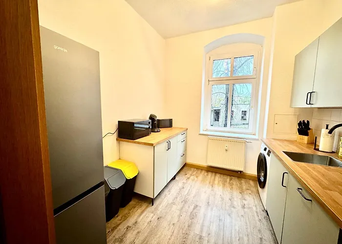 Apartment #1 Rebelrents - 4p - Smart-tv - Wlan - Voll Ausgestattete Kueche Zeitz
